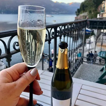 Casa Riva ヴァレンナ